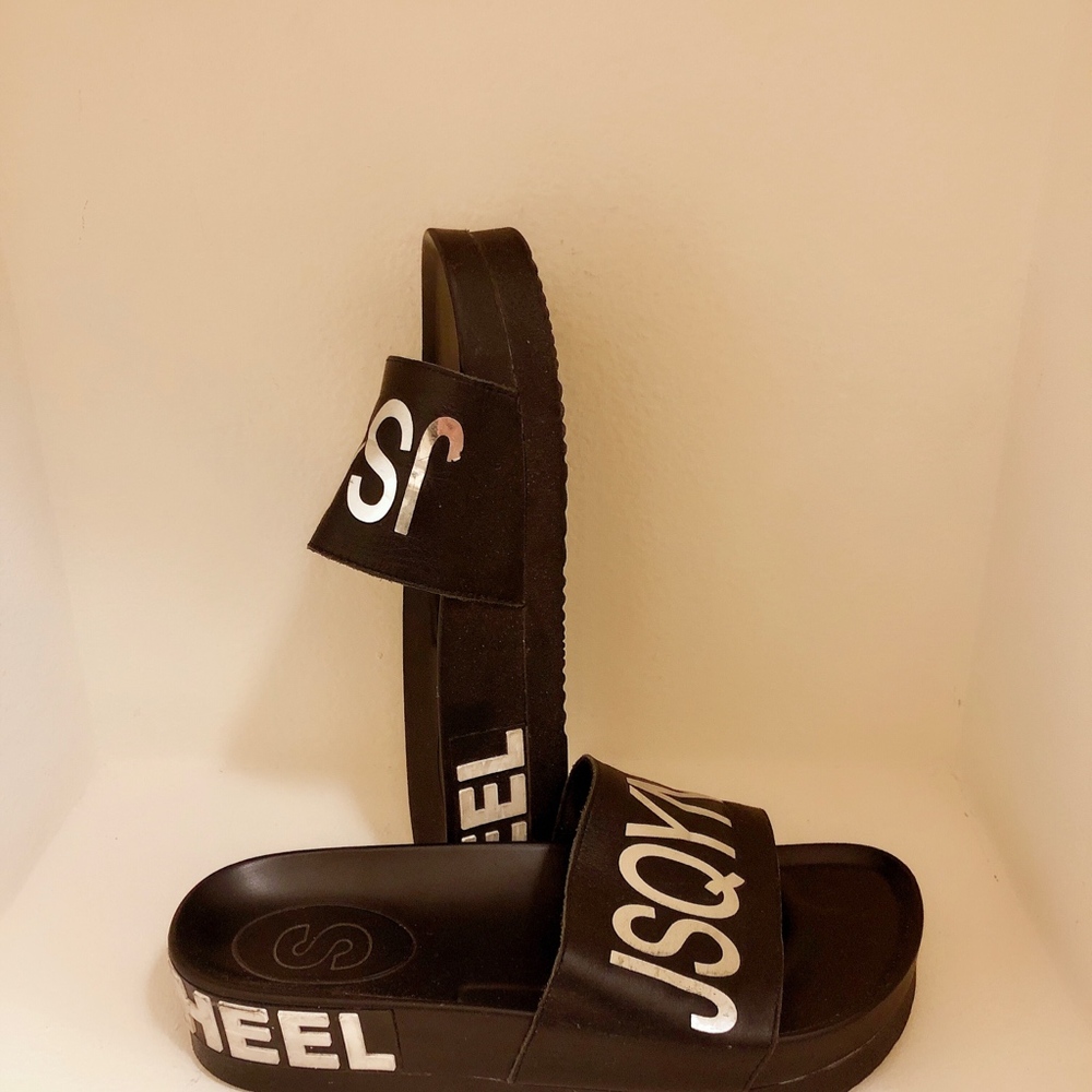 sandals - Picture 3 of 3